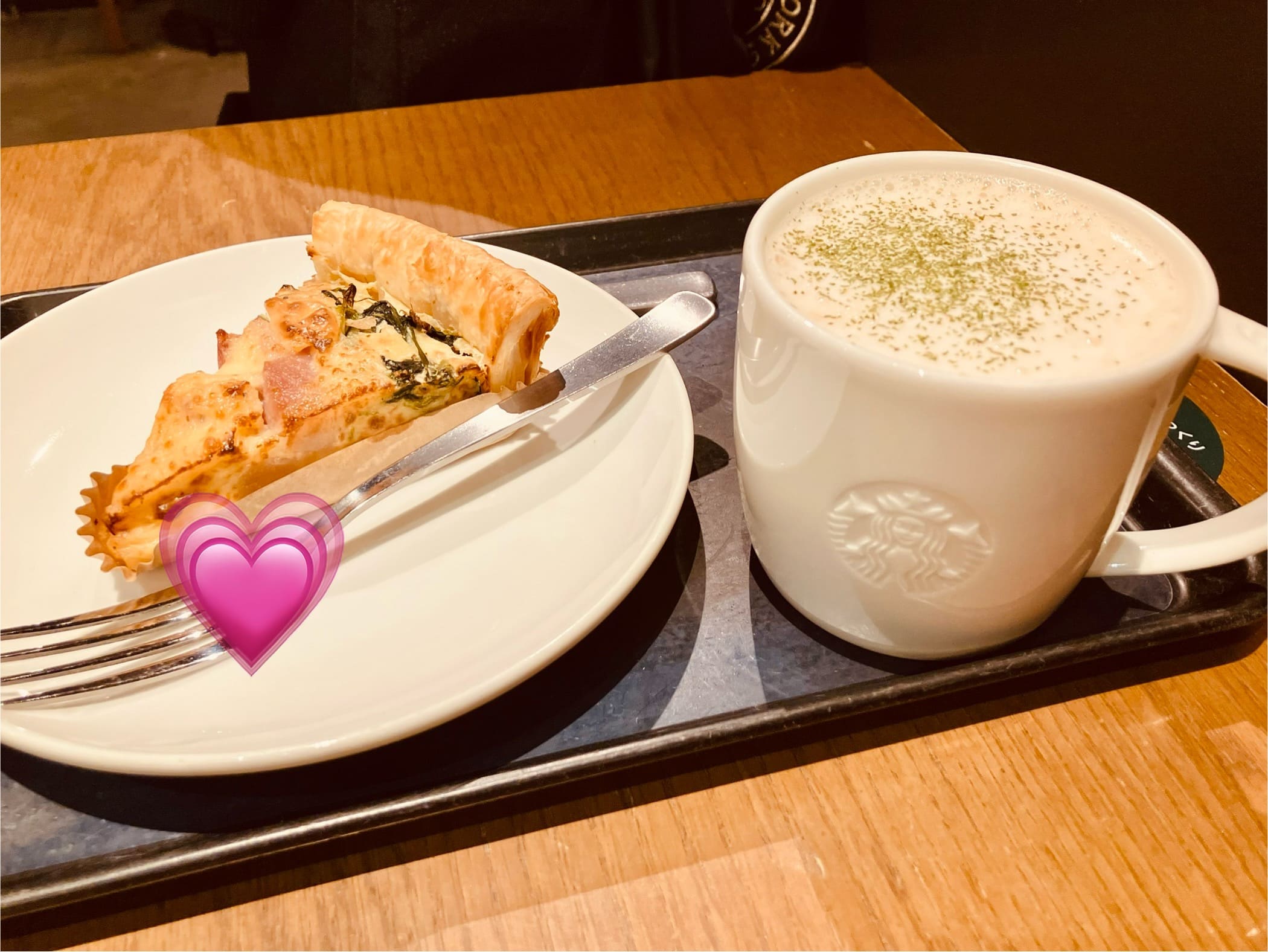 スタバのキッシュとスープチーノ