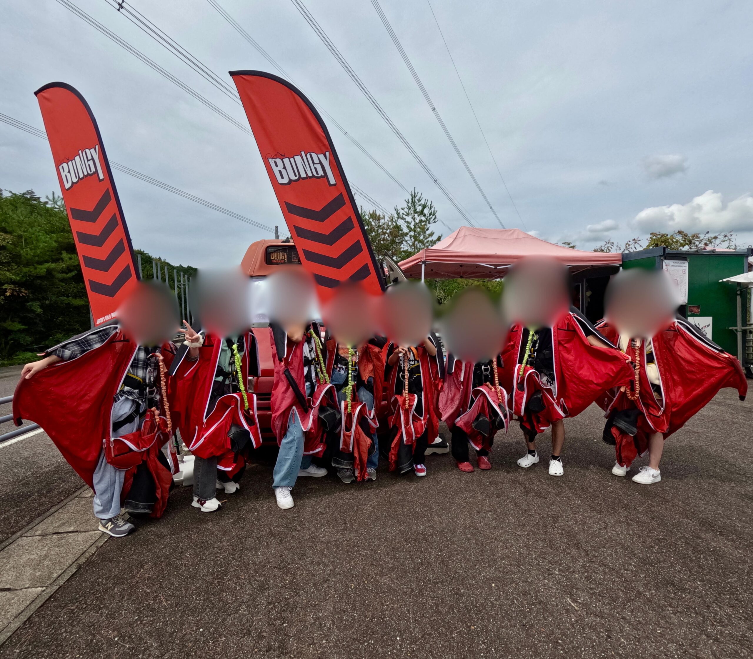 同じグループの人たちと記念撮影