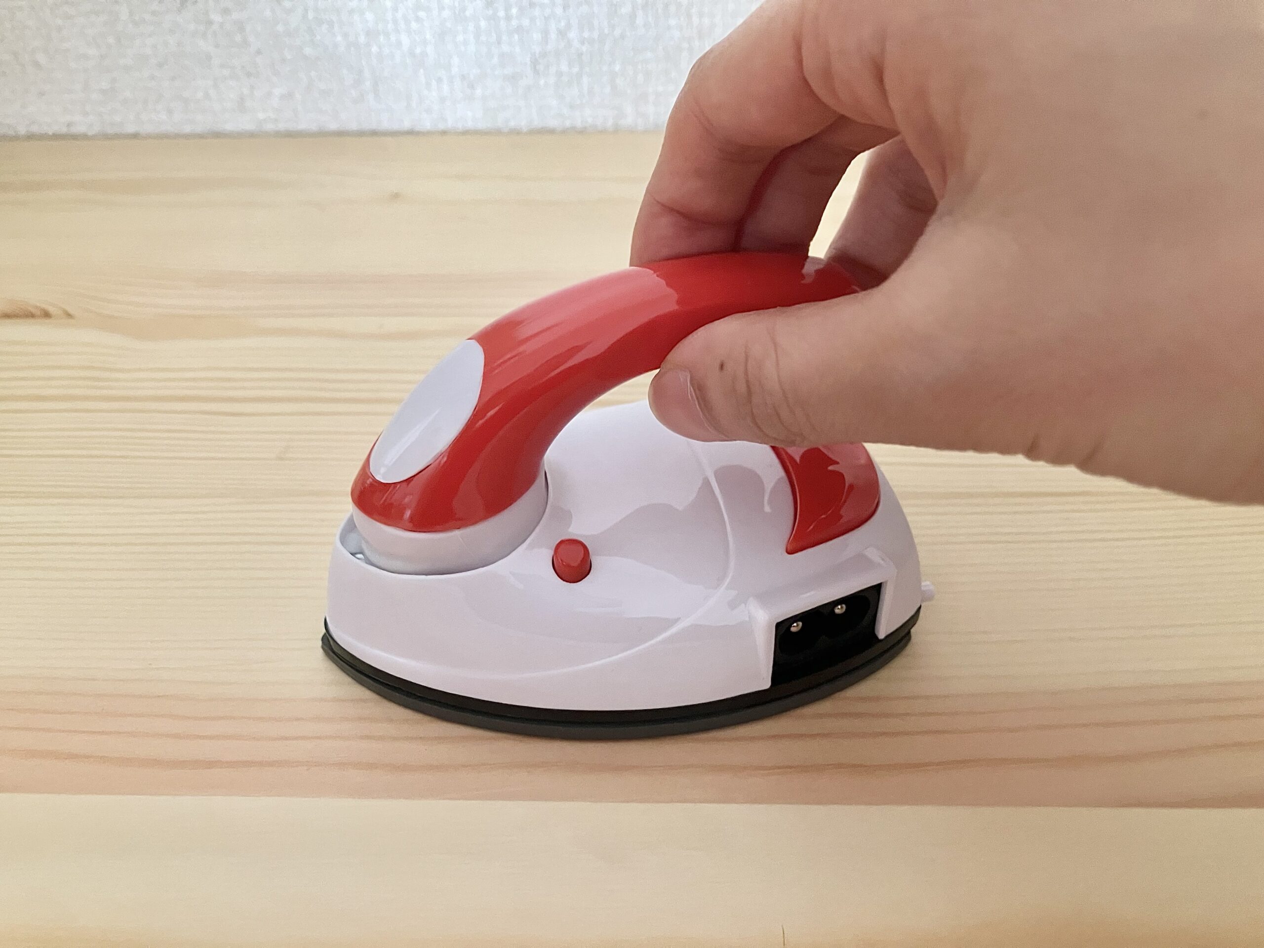 ミニアイロンの見た目とサイズ感