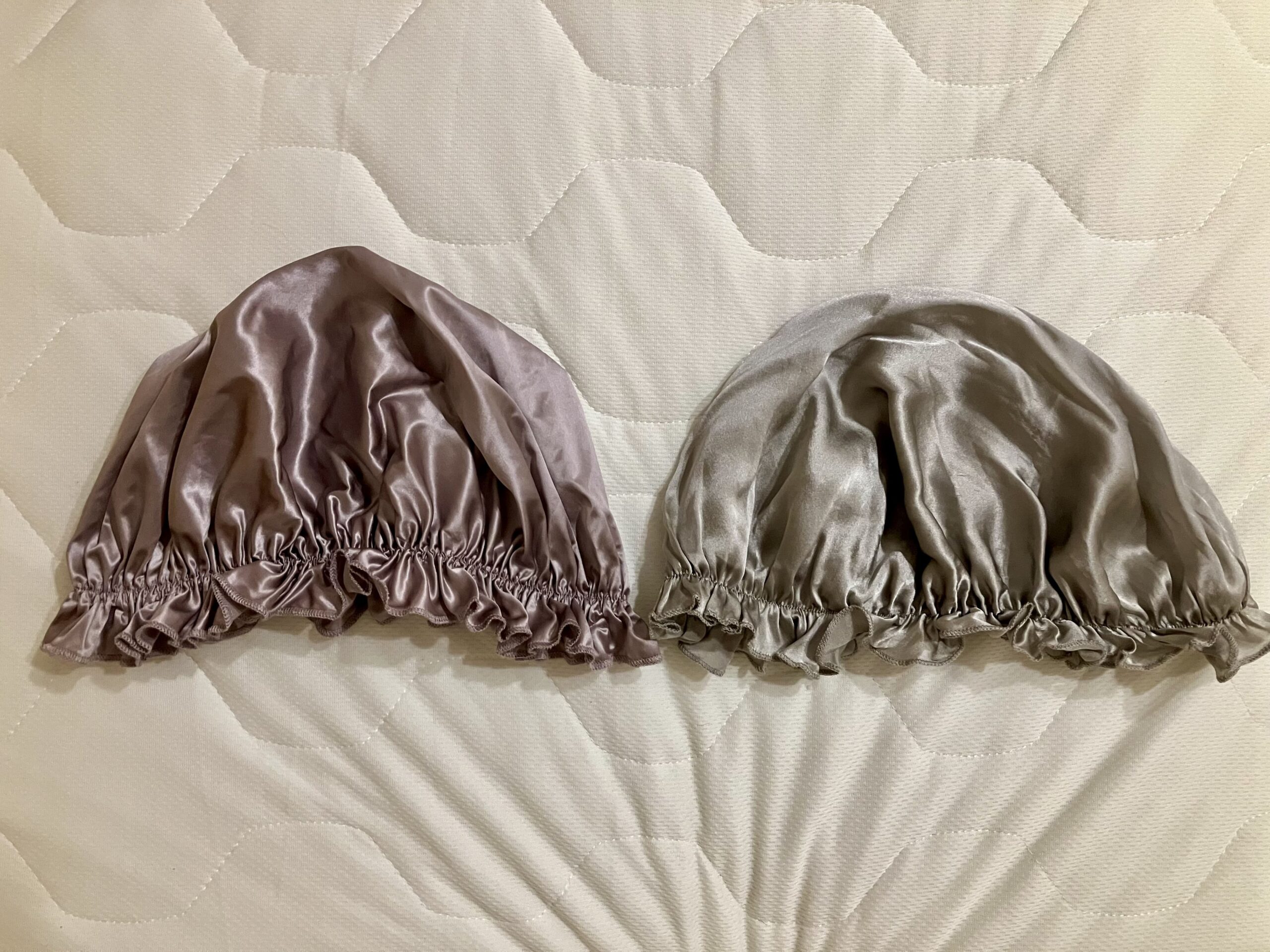 右がスリコ、左がCOCOSILK