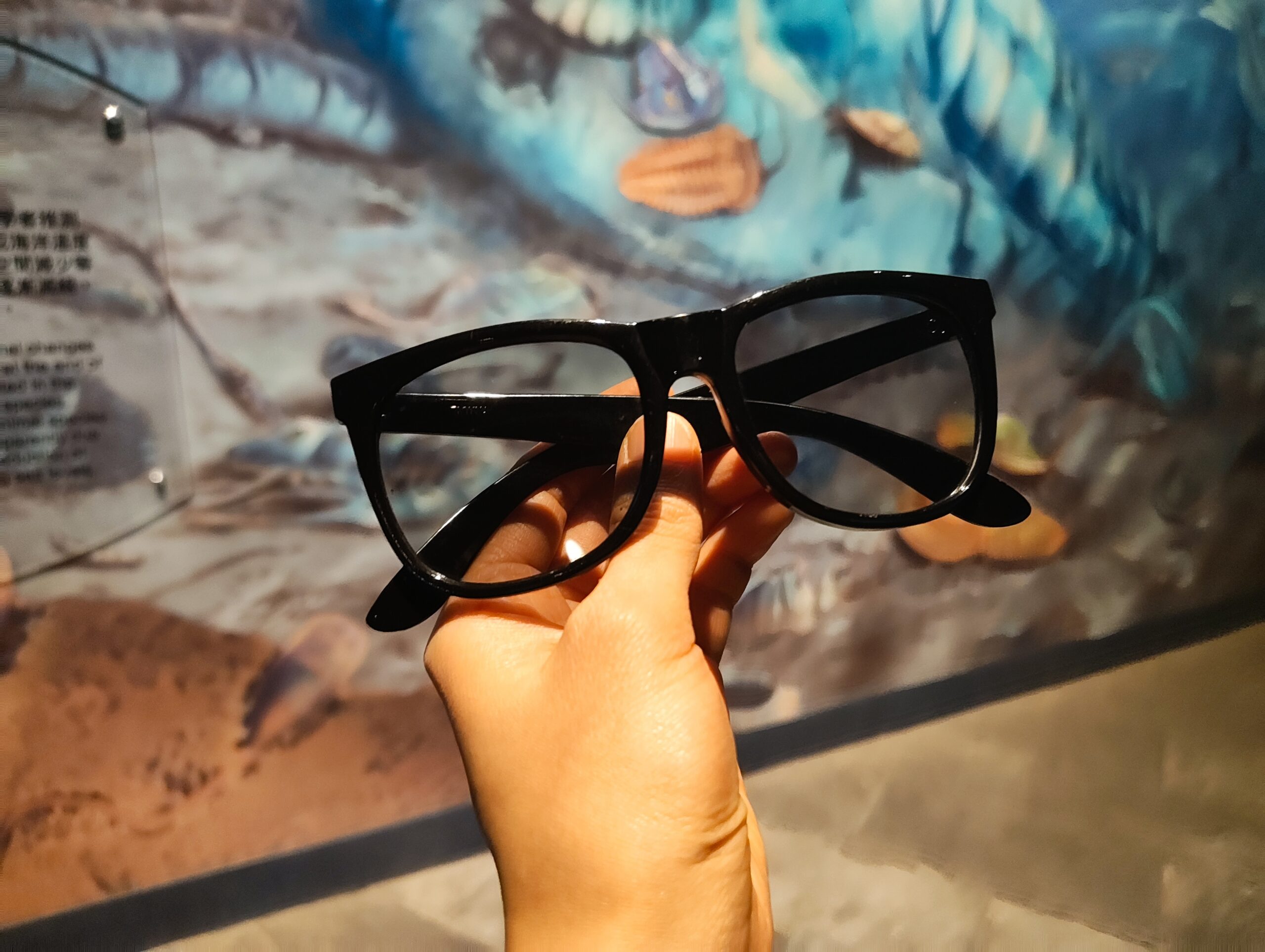 水族館で3Dメガネを渡される