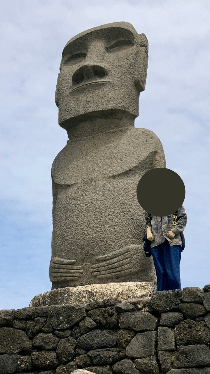 モアイ像とツーショット